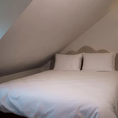 Merlini W Sercu Starego Miasta, Grodzka 19